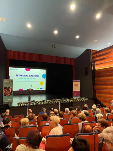 Še vedno rastem Postojna foto dogodki 2026